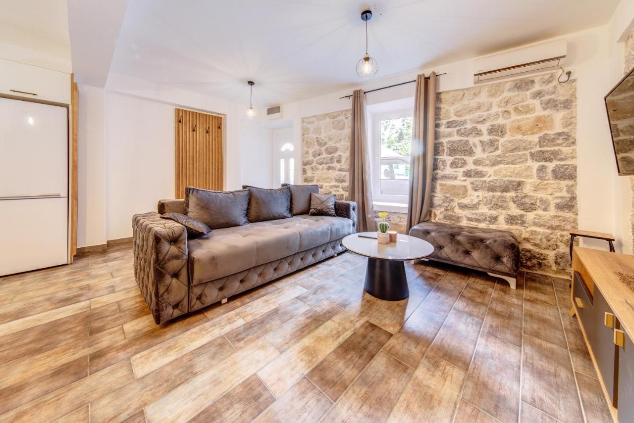 Happy Home Apartments Kotor Exterior photo