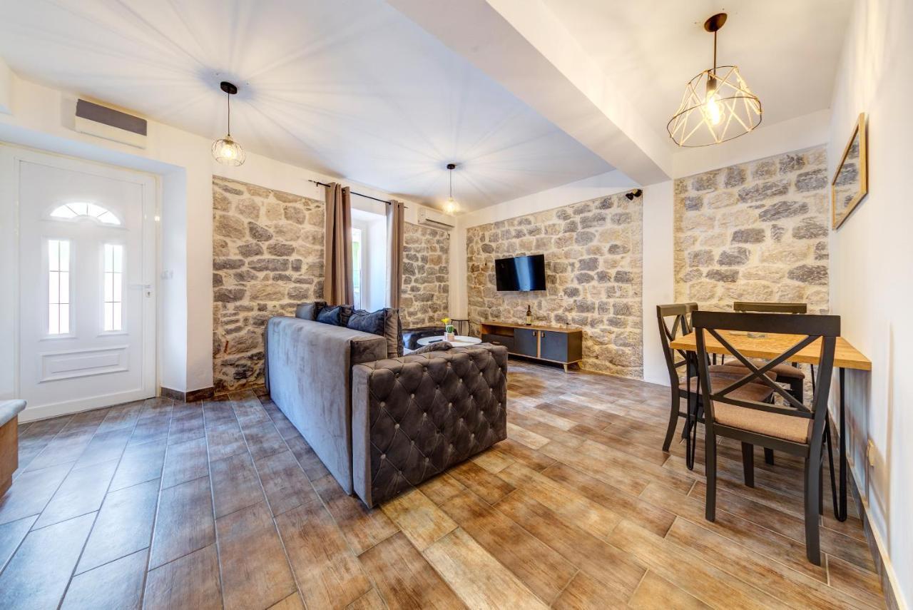 Happy Home Apartments Kotor Exterior photo